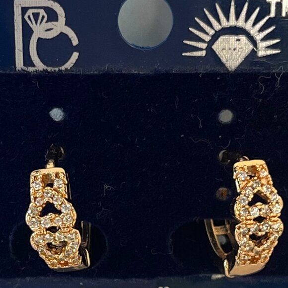 Gold Heart White Stone Hoop Earrings Modern Minimalist Small Hoop 0.5inch Office - Picture 1 of 8